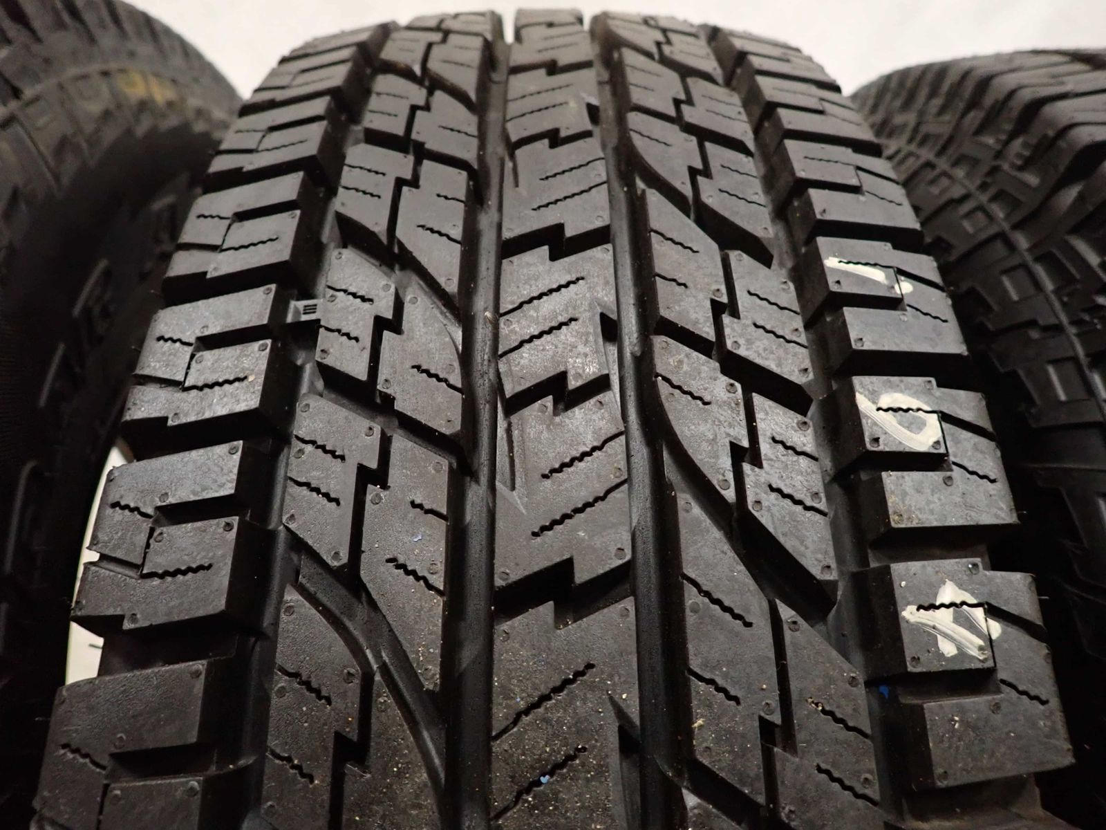 新作アイテム入荷中 バリ山！30×9.50R15 LT 6PR ヨコハマ ジオランダー 