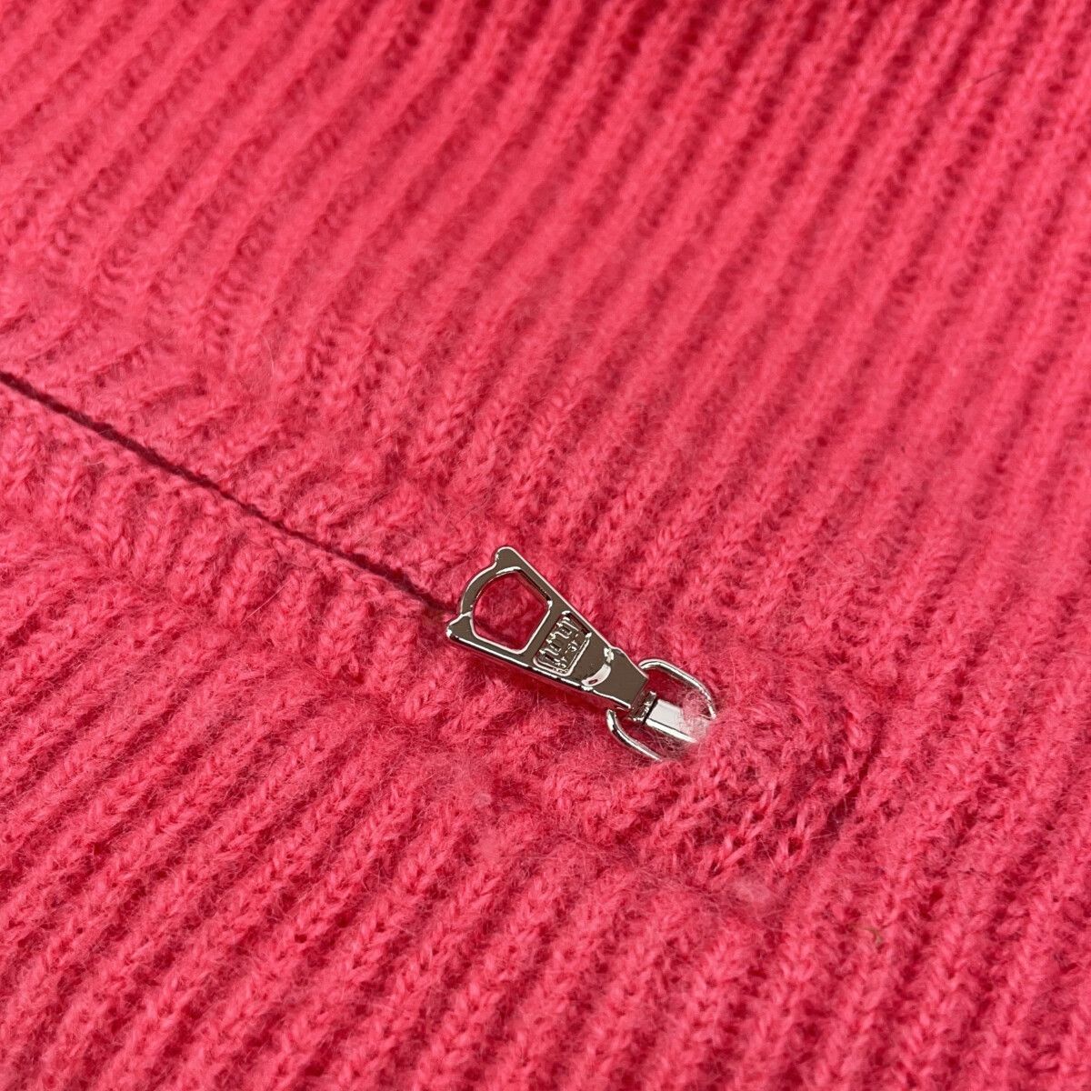 アクリス ﾋﾟﾝｸ ｶｼﾐﾔ100 ｼﾞｯﾌﾟﾃﾞｻﾞｲﾝ ﾌﾟﾙｵｰﾊﾞｰﾆｯﾄ AKRIS アクリス ﾋﾟﾝｸ ｶｼﾐﾔ100 ｼﾞｯﾌﾟﾃﾞｻﾞｲﾝ ﾌﾟﾙｵｰﾊﾞｰﾆｯﾄ - メルカリ