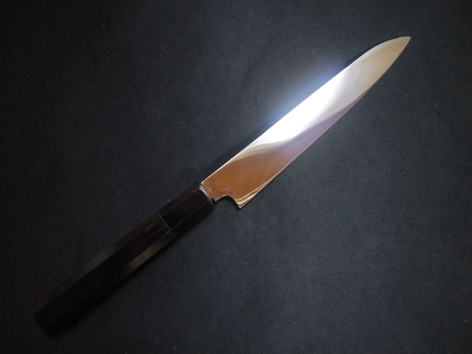 城山刃物製作所(堺業務用刃物メーカー直売)六寸 和ペティ 超鋼スーパー本焼き(セミステン)(錆びにくい)両鏡面 黒檀八角水牛柄(口輪白黒選択可)