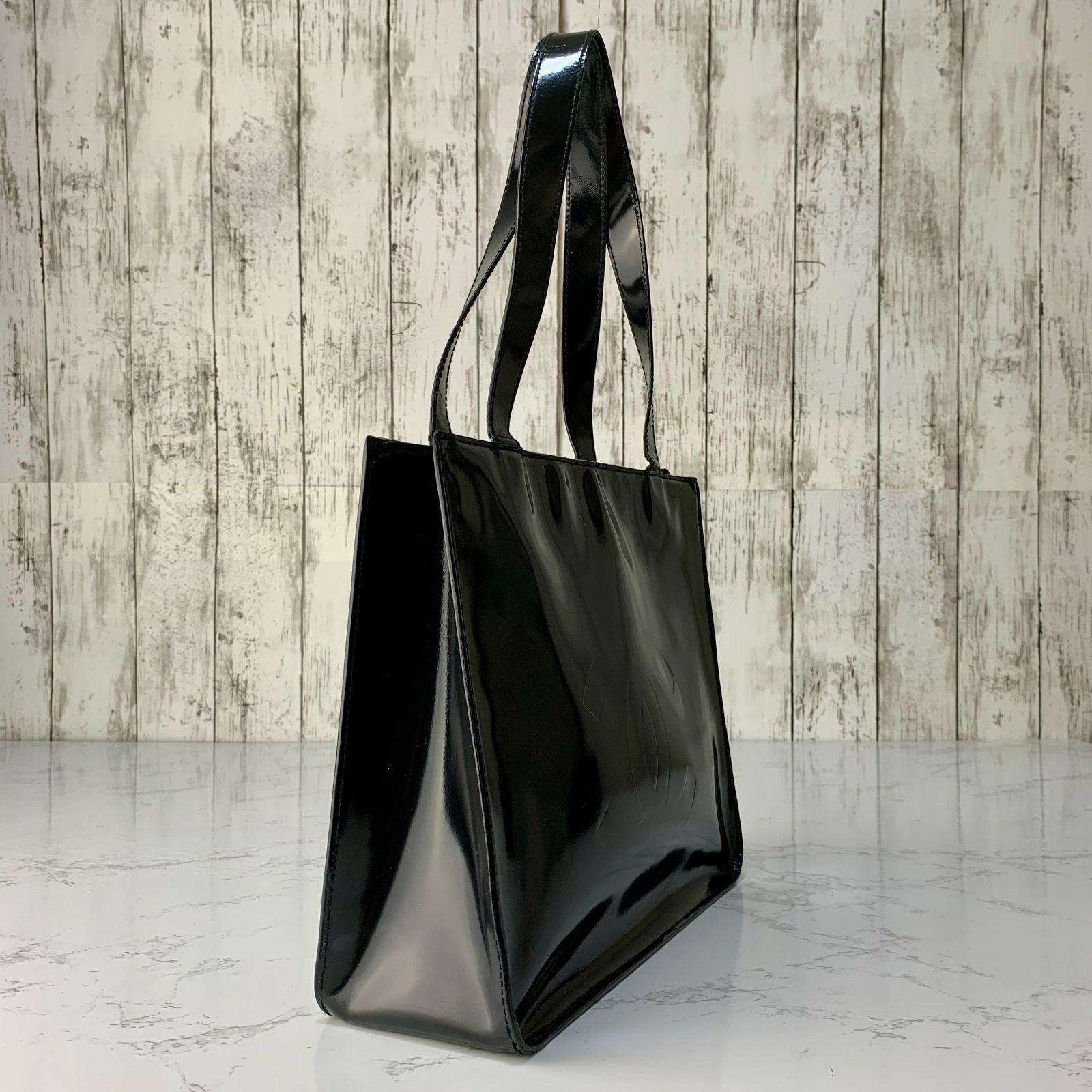 レディース CHANEL パテントレザー トートバッグ 黒 エナメル シャネル