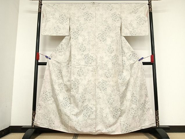 平和屋着物●本場大島紬　白大島　９マルキ　紫陽花　正絹　逸品　AABI4448ck 平和屋着物○本場大島紬 白大島 9マルキ 紫陽花 正絹 逸品 AABI4448ck