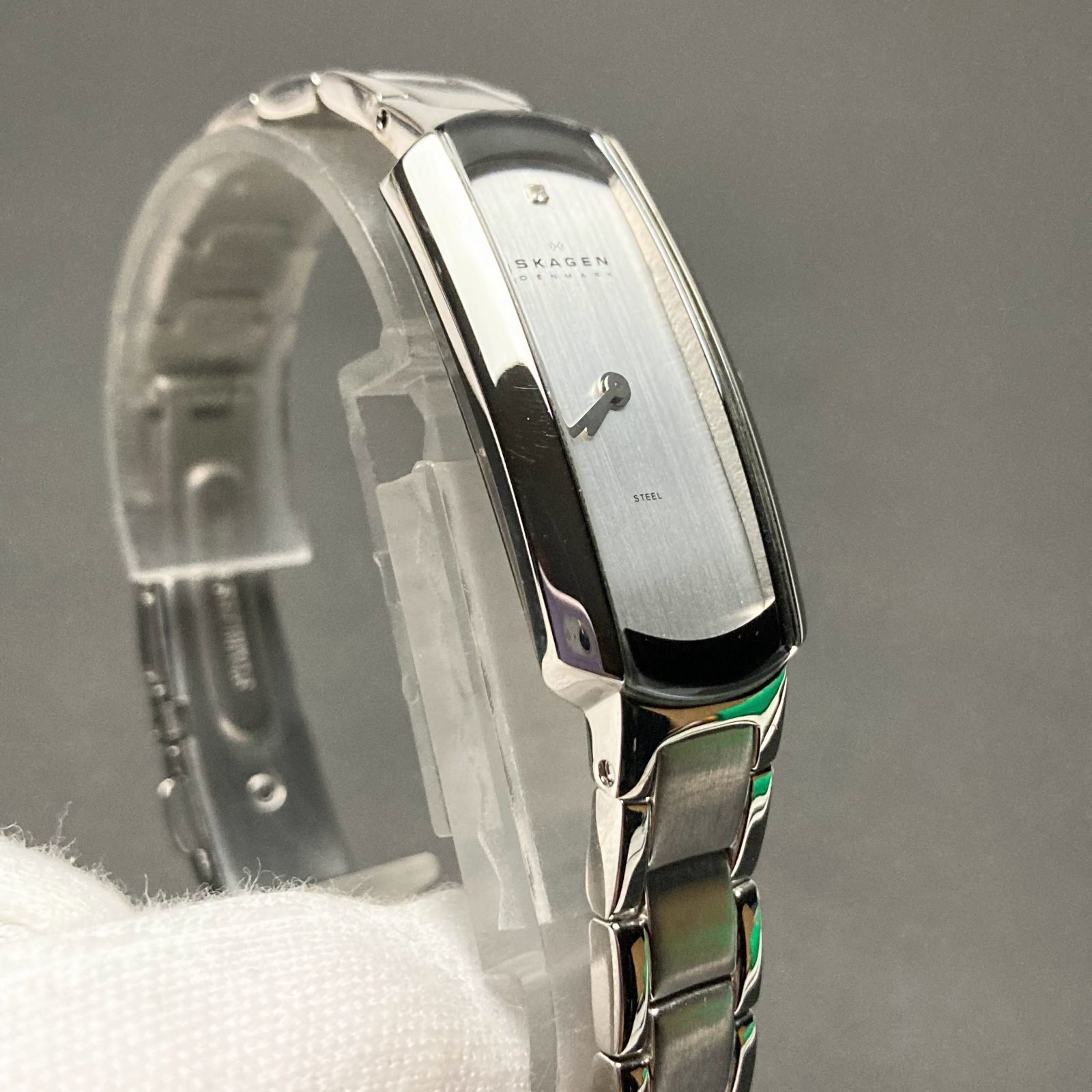 稼働品 SKAGEN スカーゲン デンマーク シルバー文字盤 レディース 