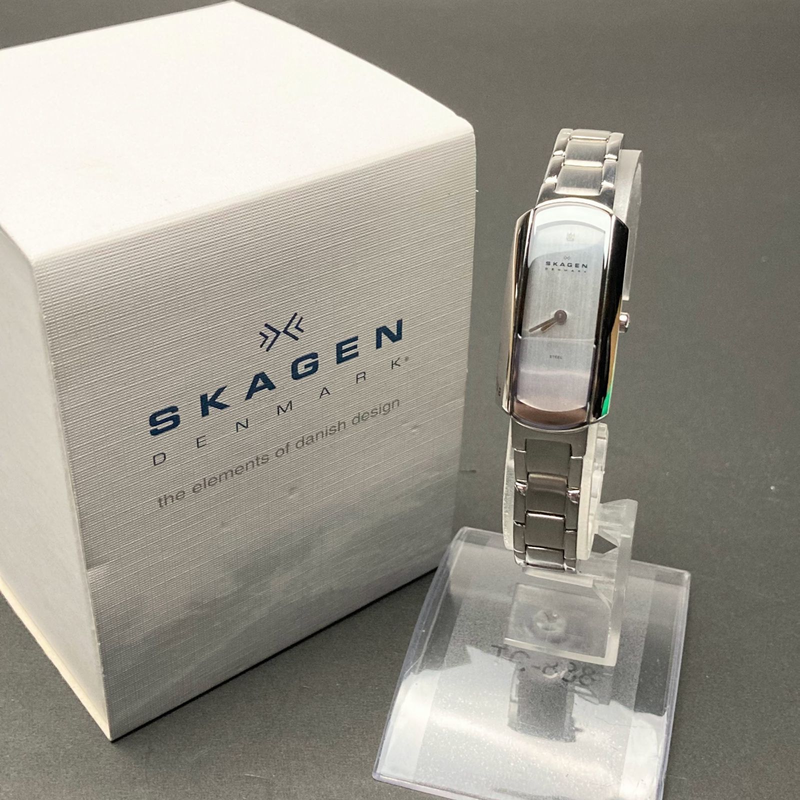 稼働品 SKAGEN スカーゲン デンマーク シルバー文字盤 レディース 