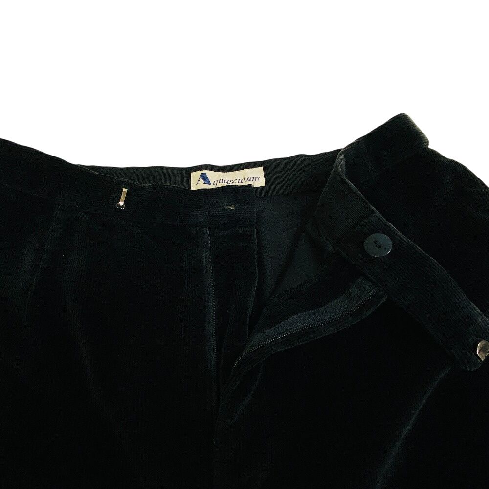 アクアスキュータム Aquascutum パンツ コーデュロイ 秋 冬 ストレートパンツ ブラック Aquascutumアクアスキュータム コーデュロイ 秋 冬 ストレートパンツ
