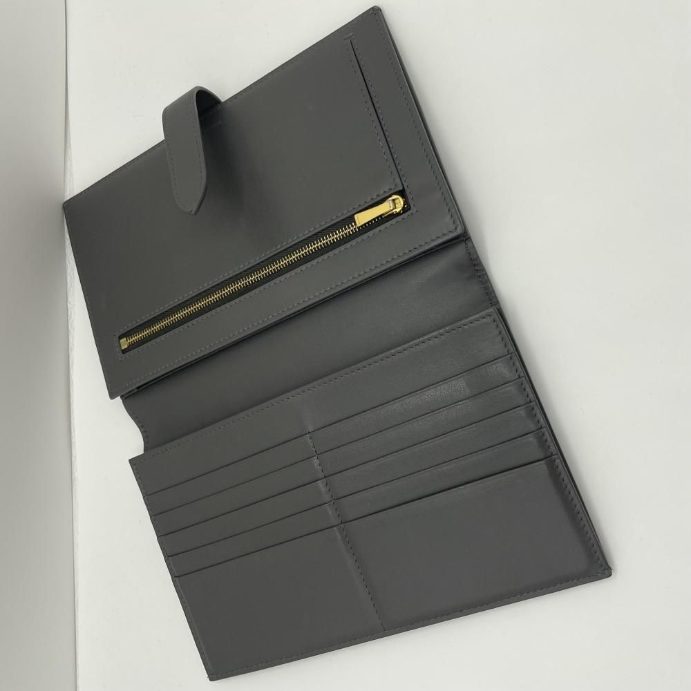 【中古】CELINE ラージストラップウォレット 2つ折り財布 グレー[79][240079030967] 中古】CELINE ラージストラップウォレット 2つ折り財布 グレー[79