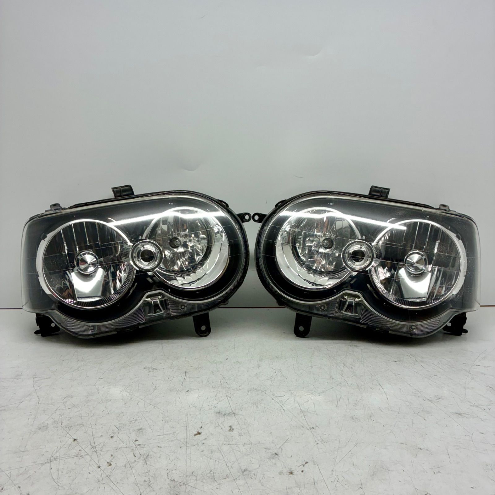 HID ヘッドライト 左右セット ダイハツ ムーヴ カスタム L150S L160Sスモーク塗装　一点モノ HID ヘッドライト 左右セット ダイハツ ムーヴ カスタム L150S L160S