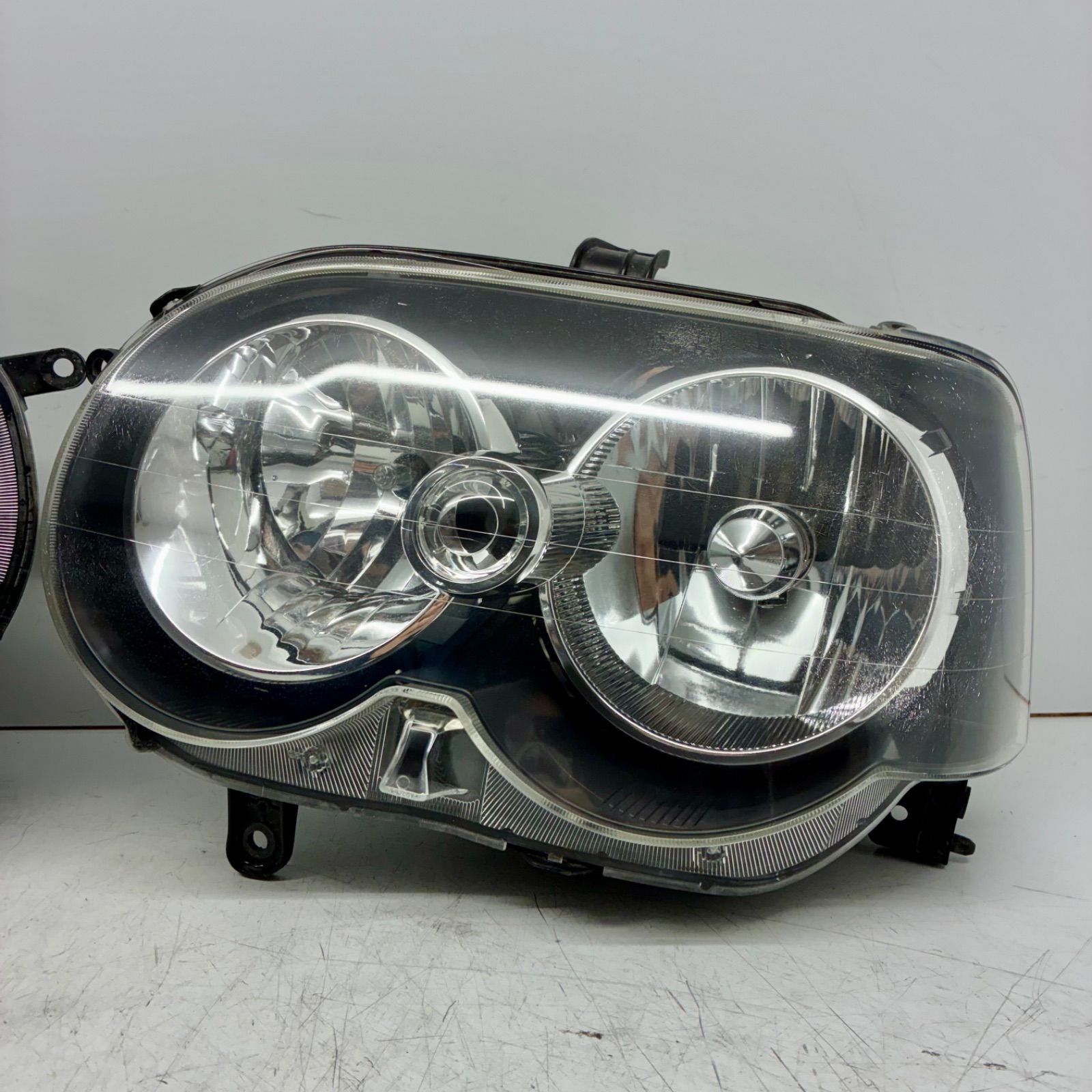 HID ヘッドライト 左右セット ダイハツ ムーヴ カスタム L150S L160Sスモーク塗装　一点モノ HID ヘッドライト 左右セット ダイハツ ムーヴ カスタム L150S L160S