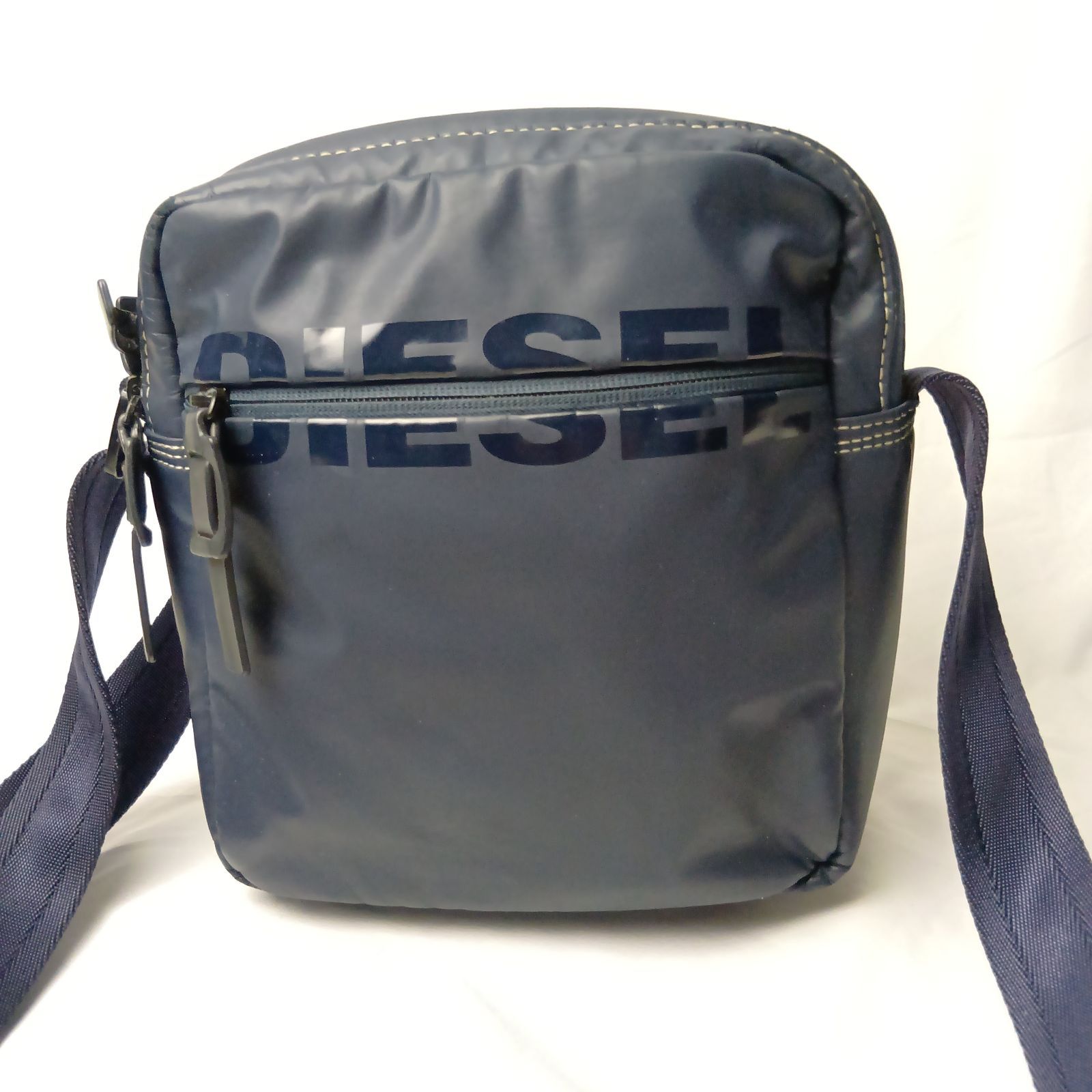 DIESEL] ディーゼル ショルダーバッグ ネイビー 紺 ビッグロゴ 斜 