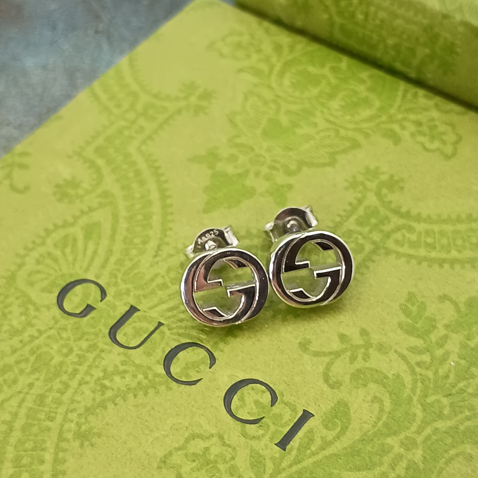 GUCCI グッチ インターロッキング G ピアス 両耳 レディース シルバー 
