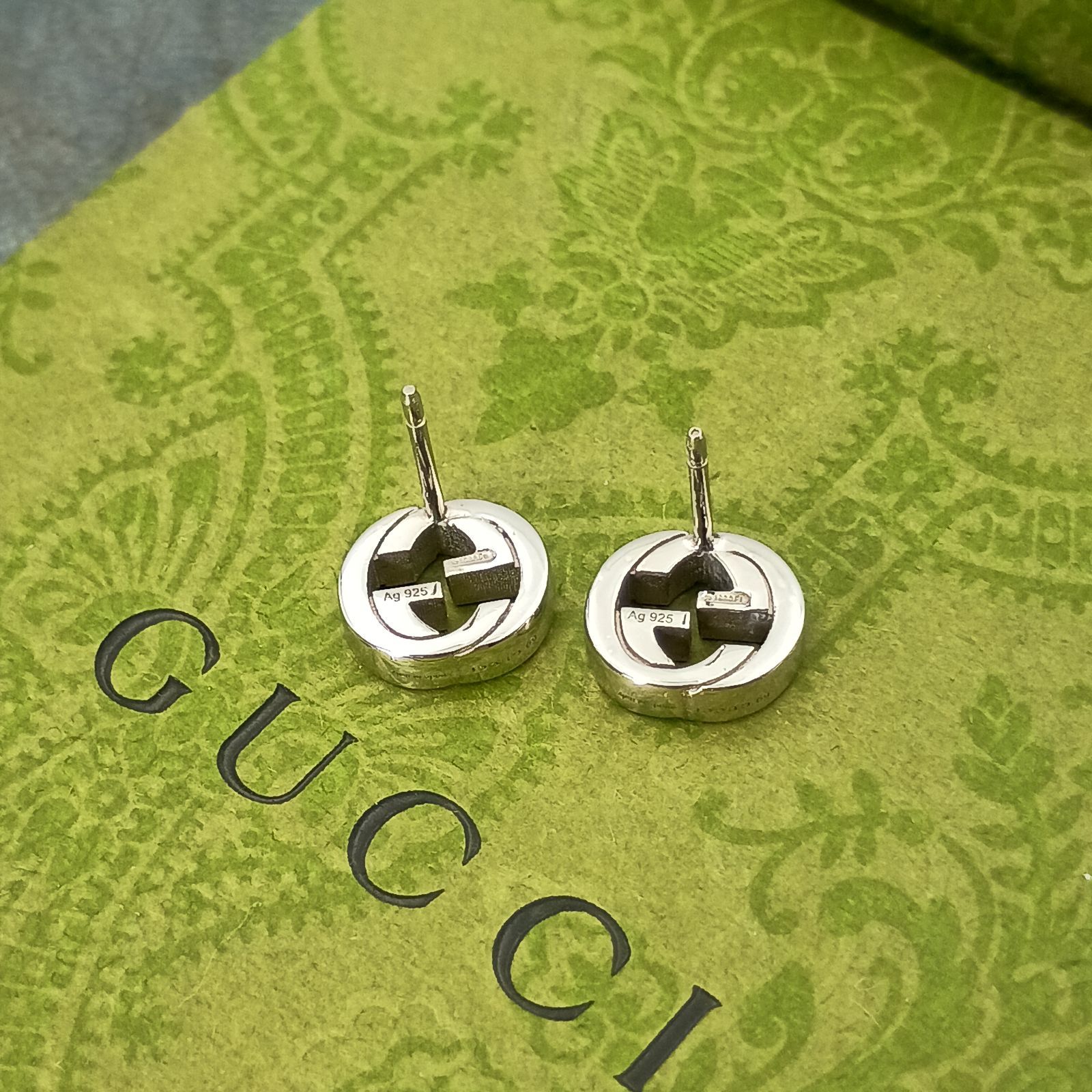 GUCCI グッチ インターロッキング G ピアス 両耳 レディース シルバー 