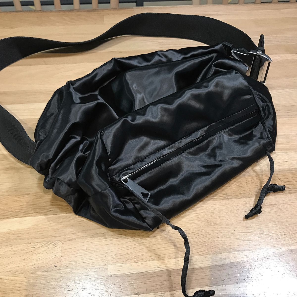 ◾️BOTTEGA VENETA（ボッテガ）良品 /ボディバッグ/ ブラック 黒 ボッテガヴェネタボディバッグ美品黒 【公式通販】