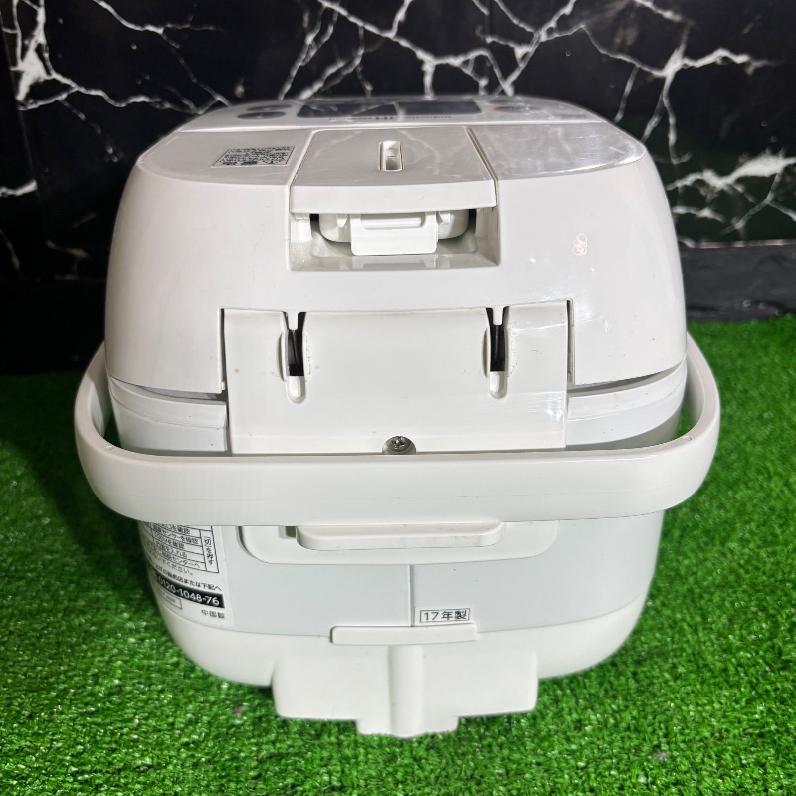 TOSHIBA 東芝 2017年製 炊飯器 3合 ジャンク品 IH炊飯器 高火力 厚釜