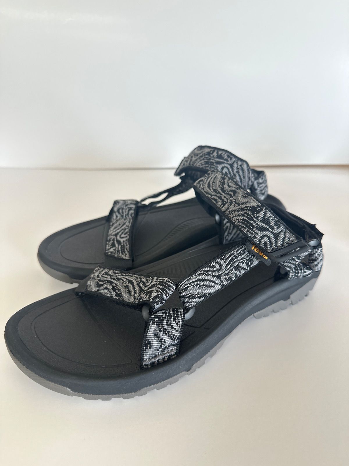 【新品未使用】TEVA 1019234 ストラップサンダル メンズ ハリケーン スポーツサンダル MEN'S HURRICANE XLT2 SANDAL LAVA DARK GULL GREY US8
