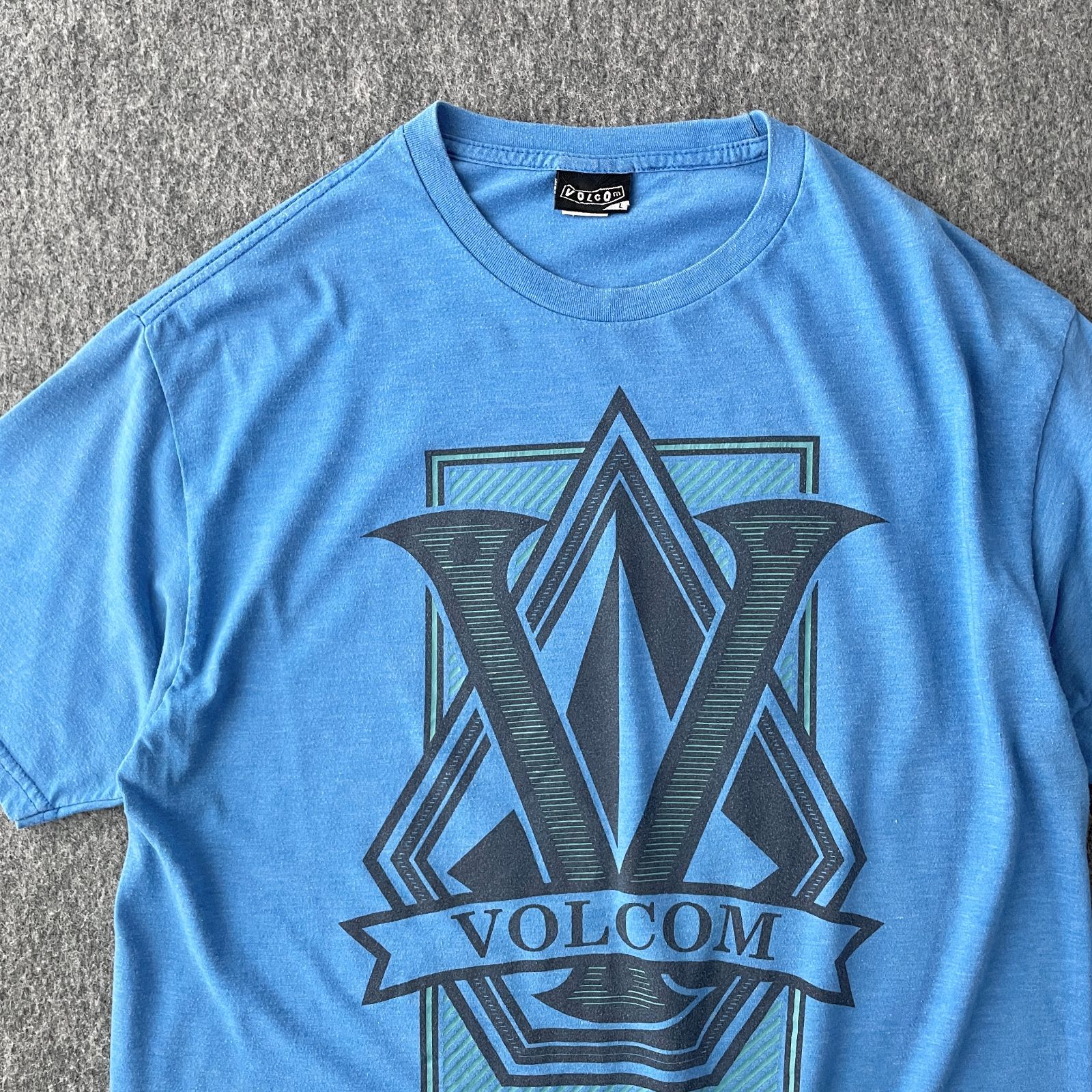 90s VOLCOM デザインTシャツ メキシコ製 ビッグプリント アート ロゴ 