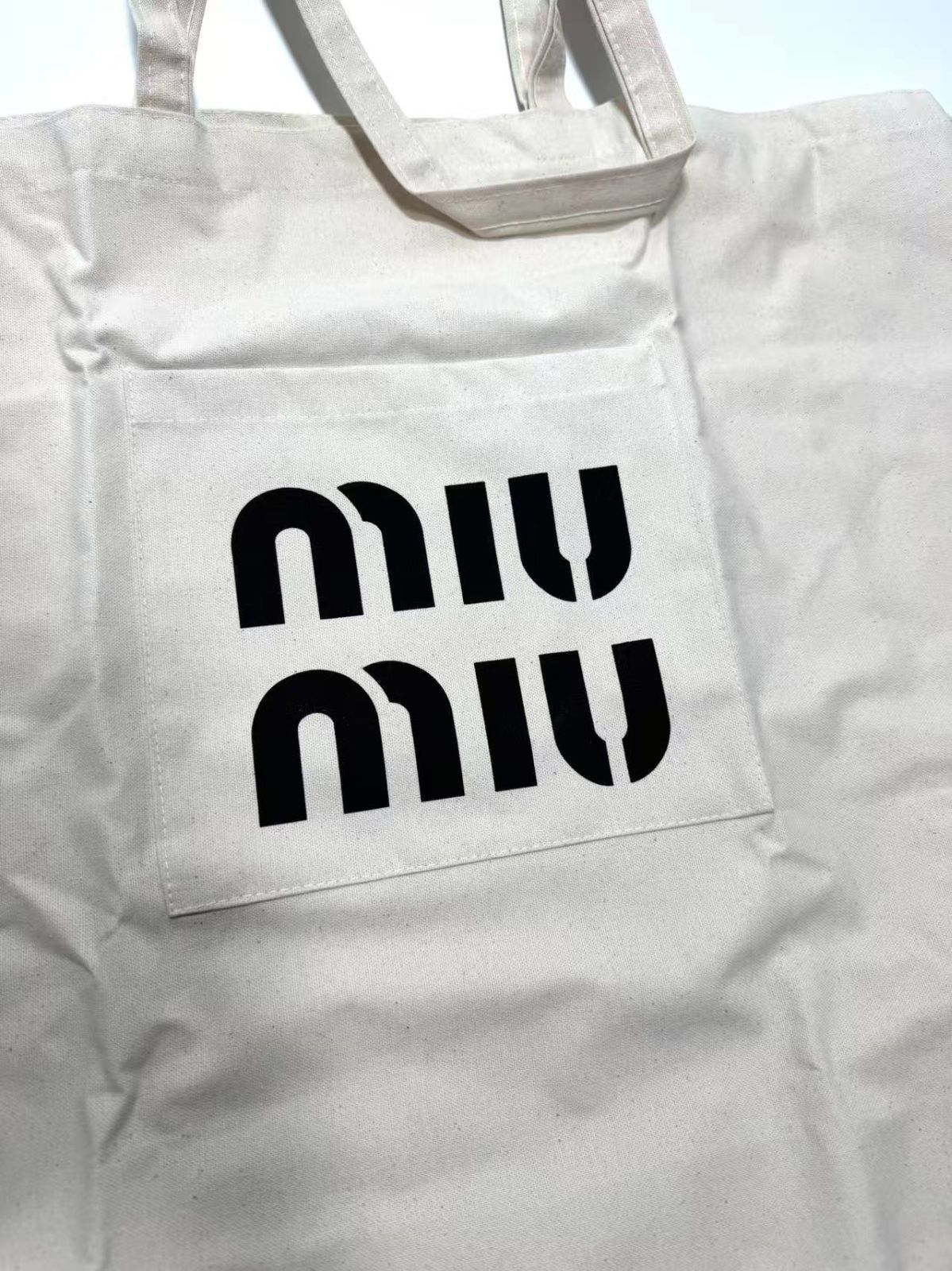 ミュウミュウ miumiu トートバッグ ビッグサイズ キャンバス ベージュ