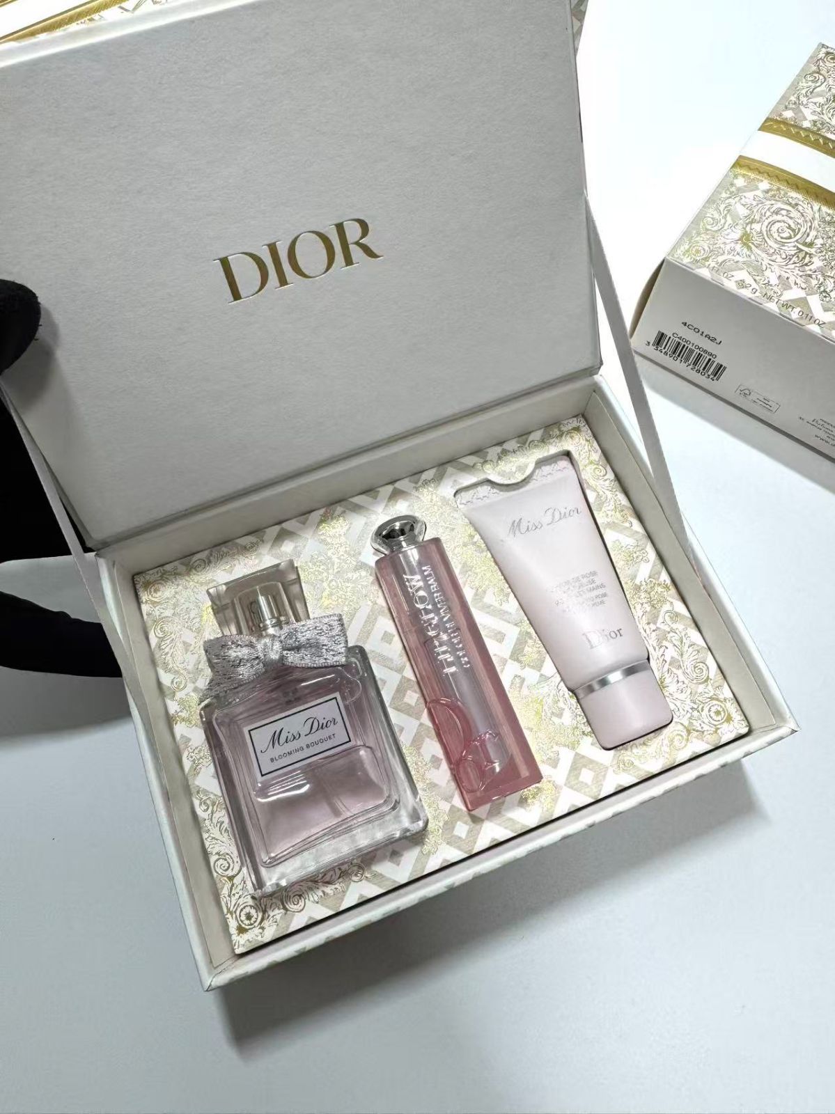 ディオール Dior クリスマスコフレ 限定セット 香水30ml リップ001