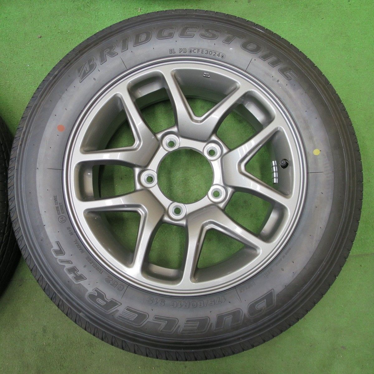 【新車外し・2024年製】ジムニー 純正タイヤ 175/80R16 ブリヂストン DUELER ジムニー新車外しタイヤ入庫しました！ ブリヂストンデューラーH/L 175