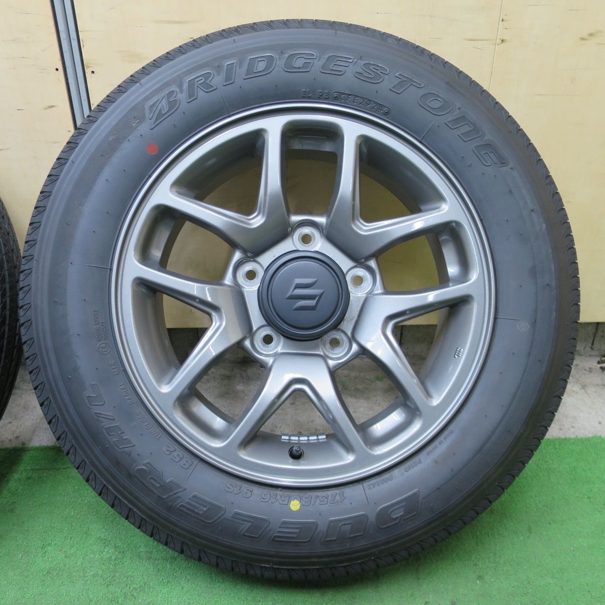 新車外し！24年☆スズキ JB64W ジムニー 純正 175/80R16 ブリヂストン