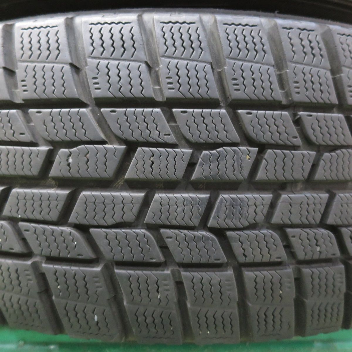バリ溝！23年！キレイ！9分☆スタッドレス 215/60R17 グッドイヤー