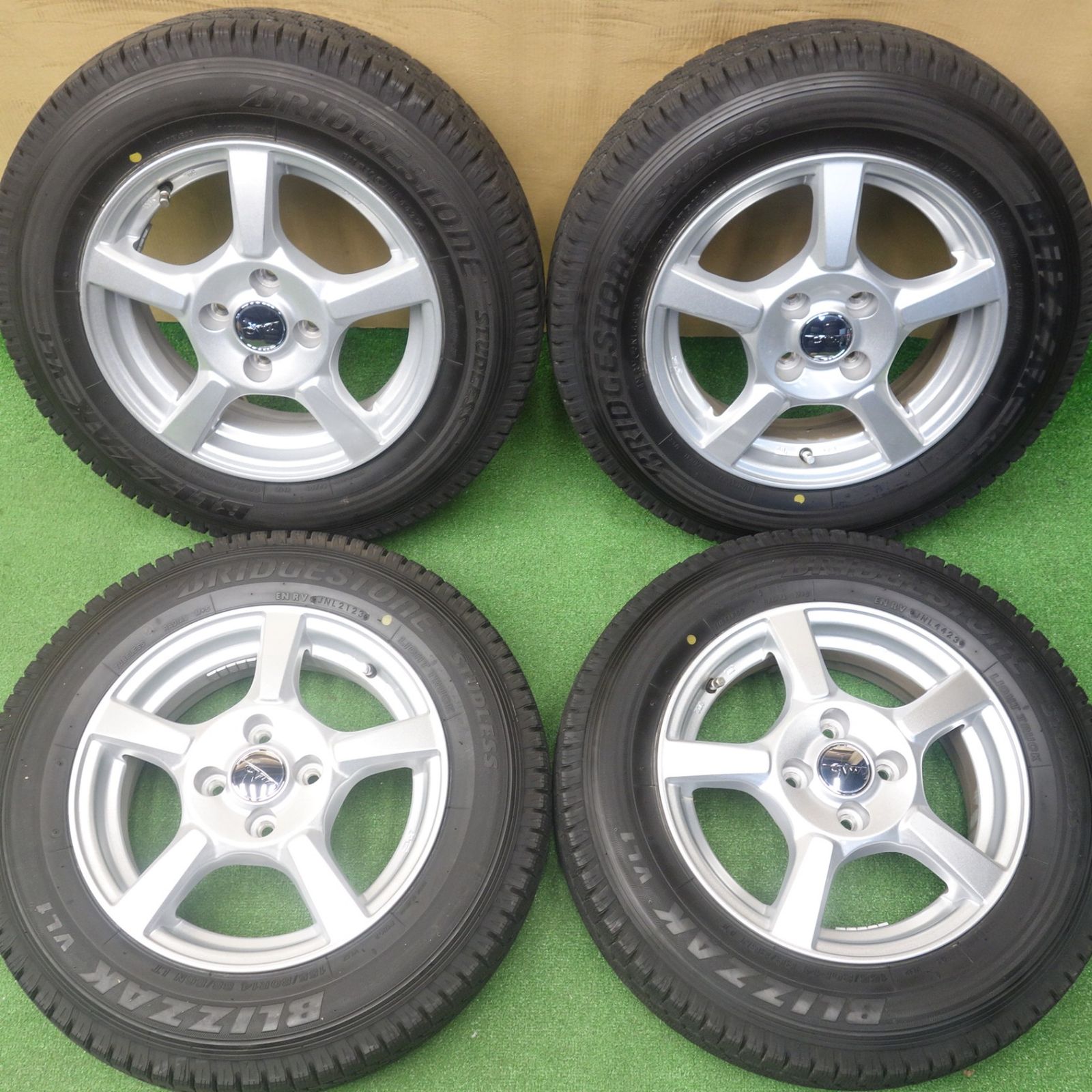 バリ溝！23年！キレイ！9.5分以上☆スタッドレス 155/80R14 88/86N 