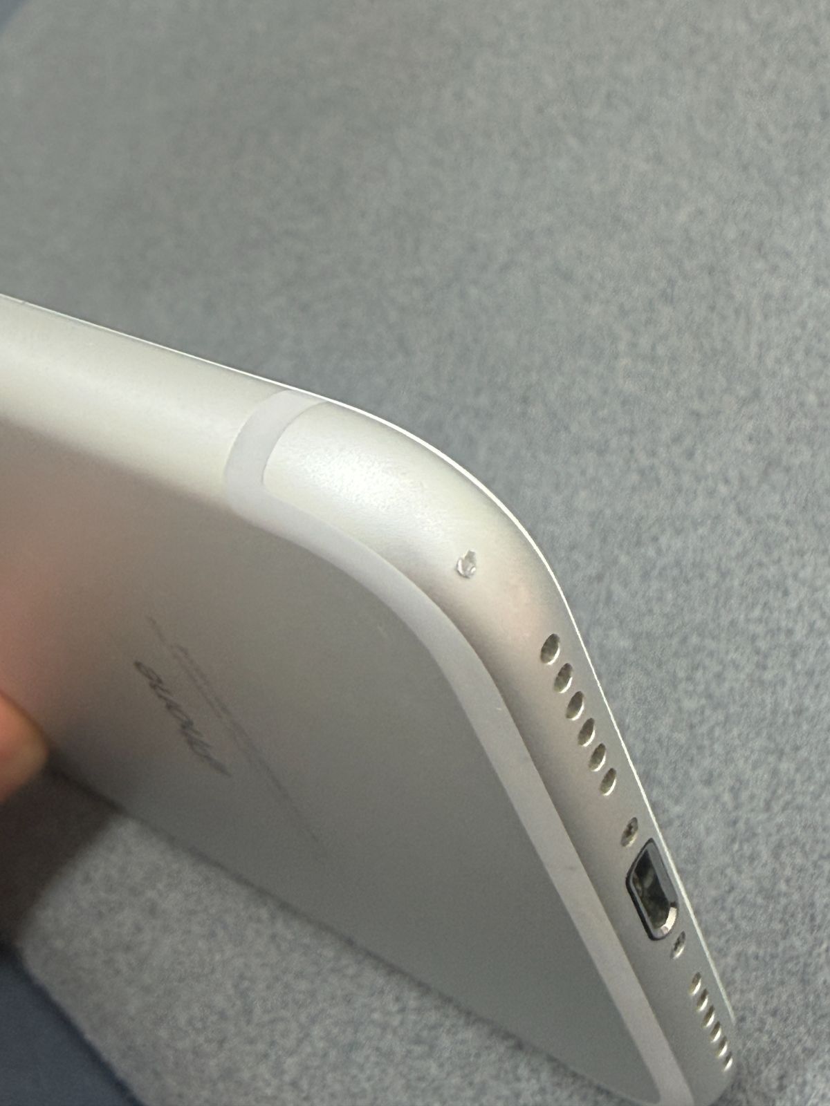 SB iPhone7 シルバー　中古 iPhone 7 【中古】iPhone 32GB Bランク SIMフリー ブラック ゴールド