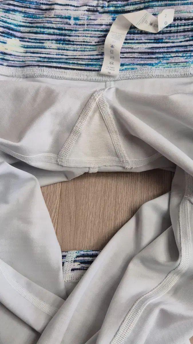 専用【レア】新品　ルルレモン　crop　サイズ２ 桜　サクラ　レギンス ルルレモン Inspire Crop II 2 サイズ レギンス - メルカリ