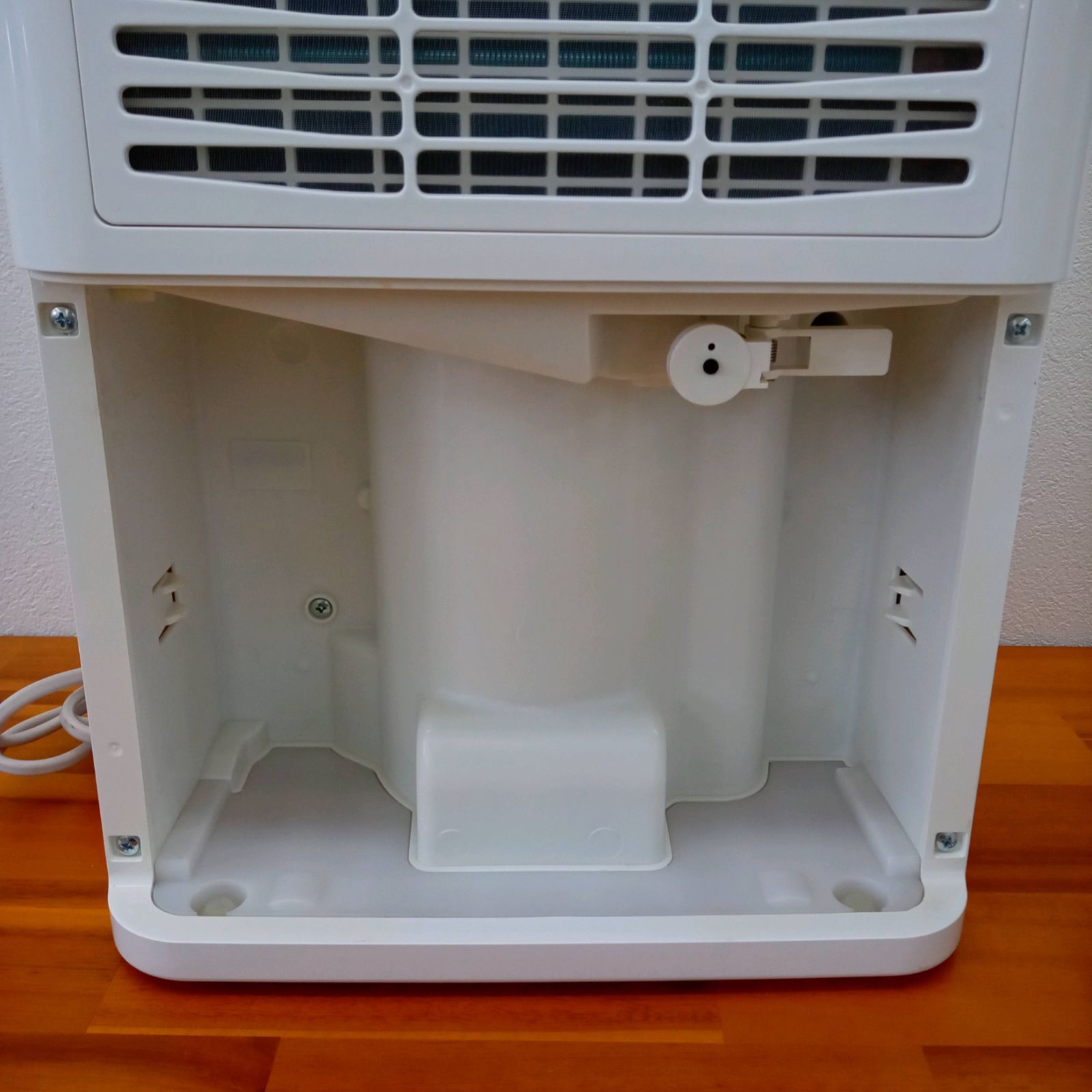 ★ジモティ割あり★ モダンデコ 除湿機 ｙｌ001  20年製 動作確認／クリーニング済み TK5527【リユースのサカイつくば店】 リユースのサカイ八街店】☆ジモティ割あり☆ モダンデコ除湿器18年製