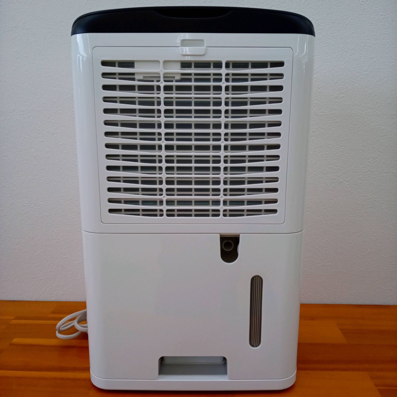 ★ジモティ割あり★ モダンデコ 除湿機 ｙｌ001  20年製 動作確認／クリーニング済み TK5527【リユースのサカイつくば店】 ☆リユースのサカイ太田店☆ モダンデコ株式会社 除湿器 2020年製
