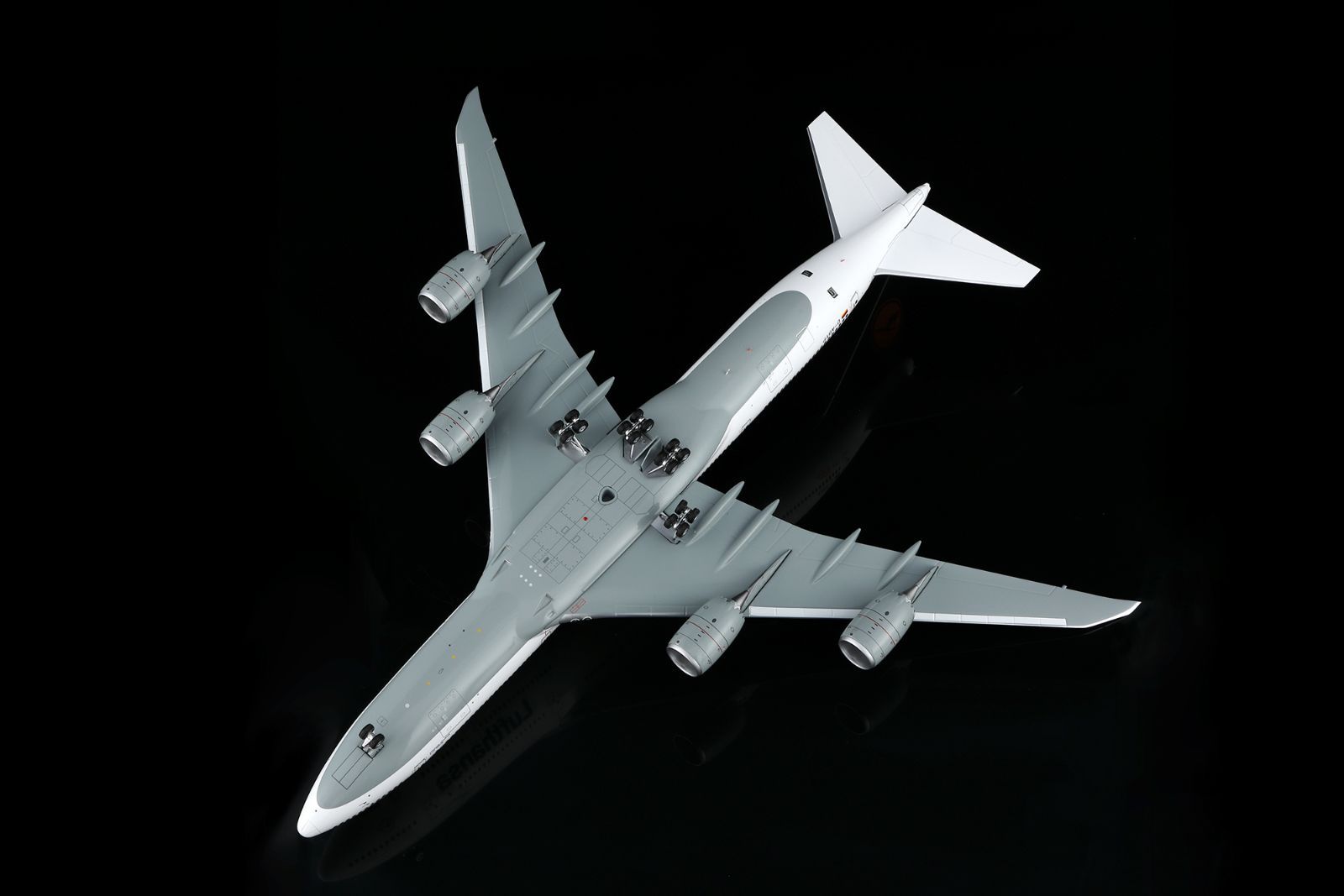 ルフトハンザ 747-8 D-ABYP 1/200 SQwings ルフトハンザ 747-8 D-ABYP 1/200 L2106 - メルカリ