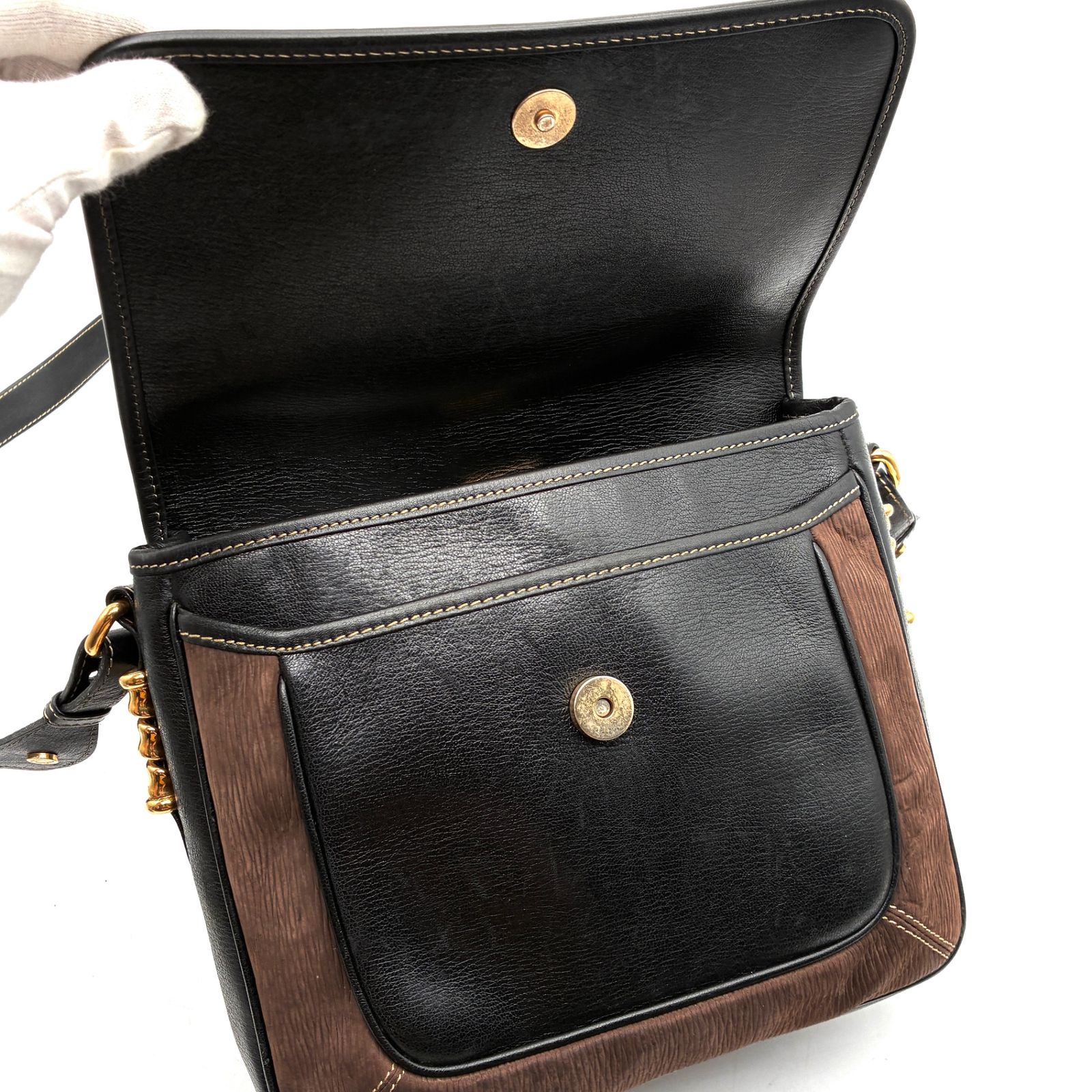 美品 LOEWE ロエベ ベラスケス ショルダーバッグ 斜め掛け 肩掛け ヌバック レザー 本革 ブラウン ブラック 茶 黒 バイカラー ツイスト ゴールド 金具 ヴィンテージ オールド クラシック レア 希少 メンズ レディース ユニセックス 鞄 バッグ 美品 LOEWE ロエベ ベラスケス ショルダーバッグ 斜め掛け 肩掛け
