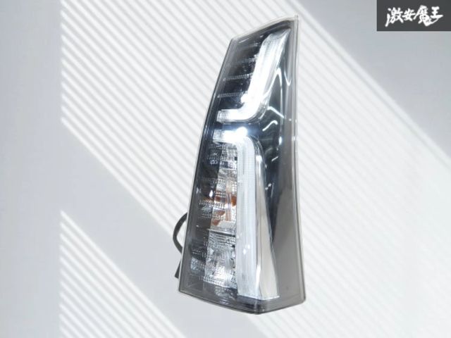 タントカスタムLA650S右側テールランプKOITO220-69075(397) 【公式通販】