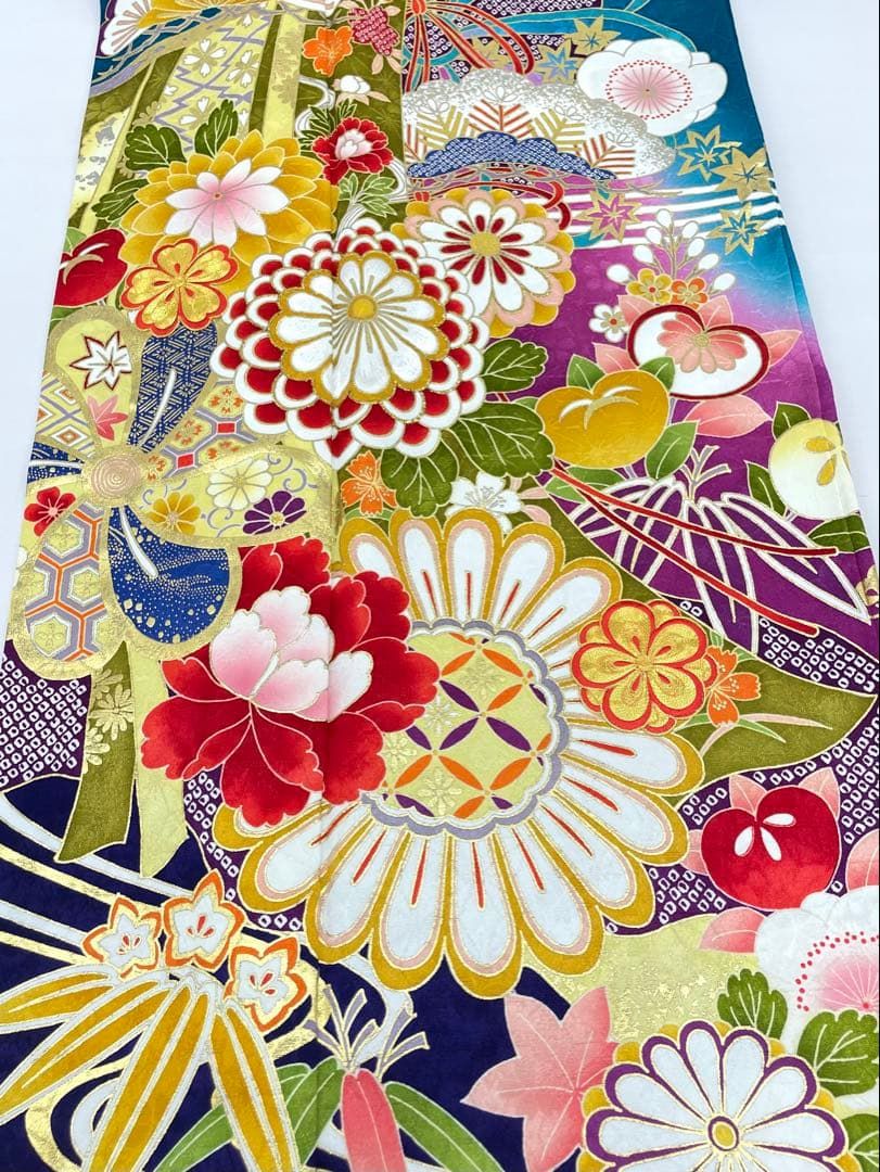 振袖 金駒 刺繍 金彩 紋意匠 身丈165cm 撥水加工済 MO3655 - メルカリ