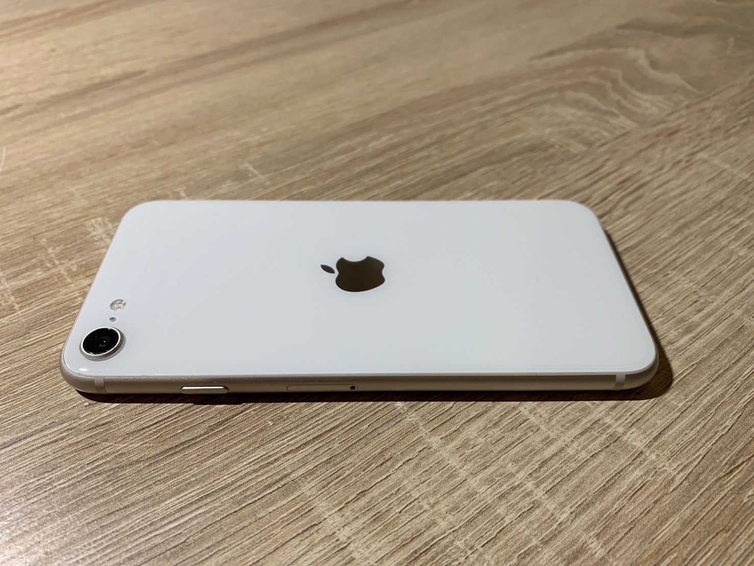 9899 iPhone SE 第3世代 64GB スターライト ジャンク品【ネ】 【公式通販】