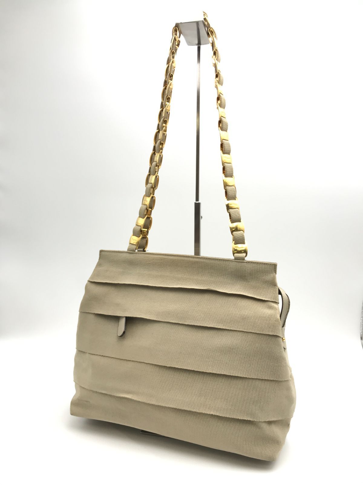 Salvatore Ferragamo フェラガモ ショルダーバッグ ヴァラチェーン 419