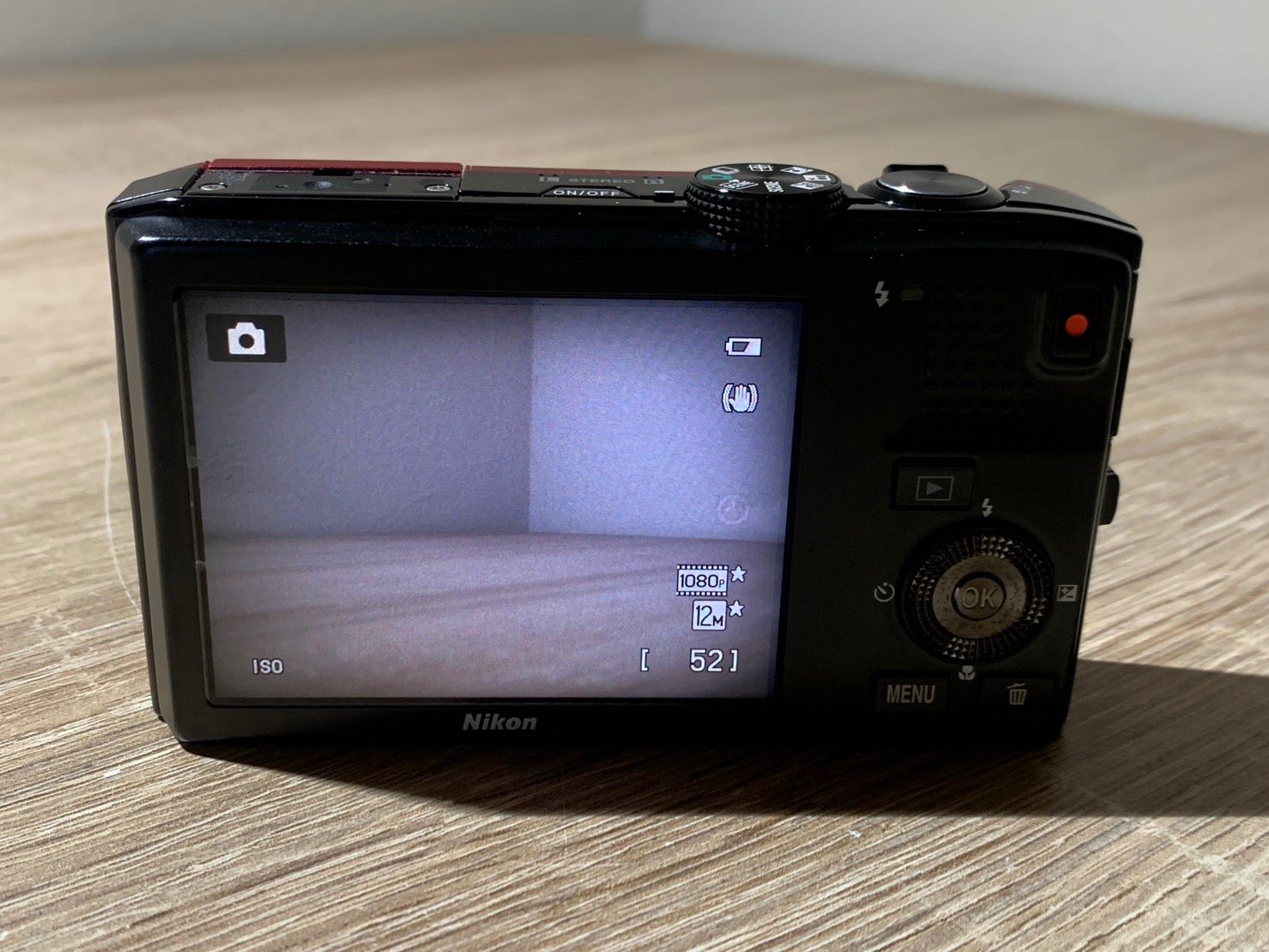 OneMall provides Mercari products: 9772 Nikon COOLPIX S8100 レッド