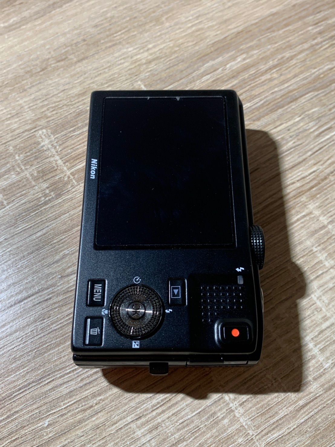 OneMall provides Mercari products: 9772 Nikon COOLPIX S8100 レッド