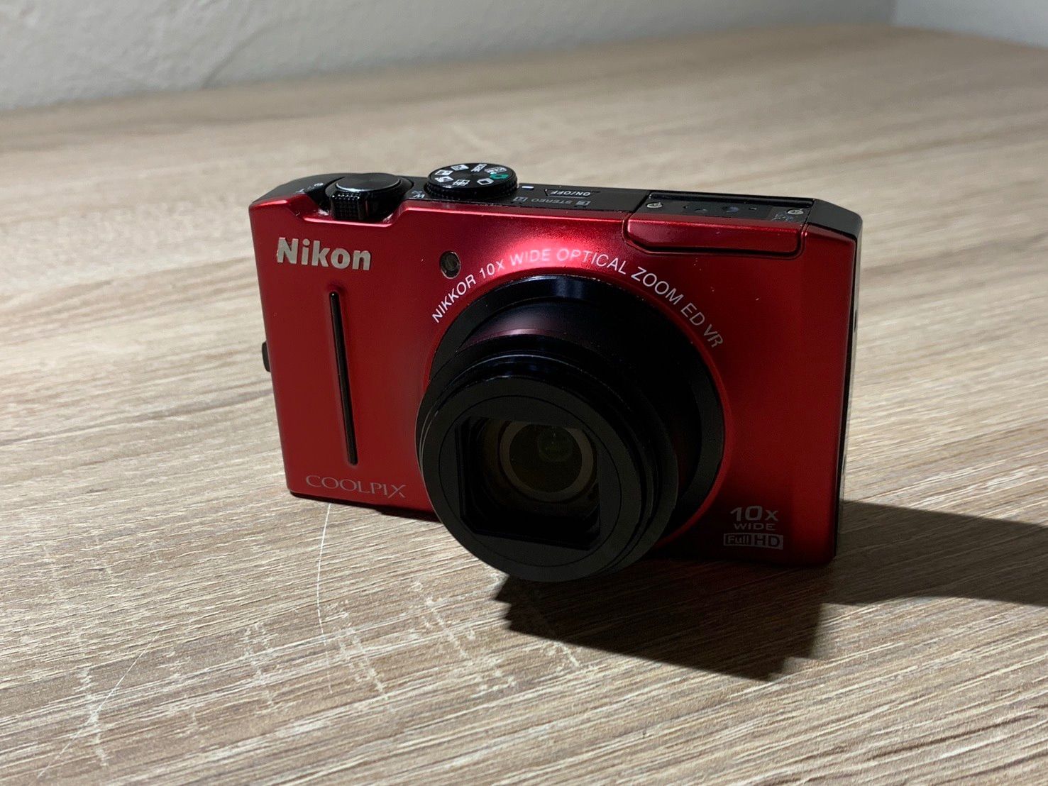 ニコンNikon COOLPIX S8100 動作確認済　 人気のレッド ニコン（Nikon） 良品 COOLPIX S8100 コンパクトデジタルカメラ レッド