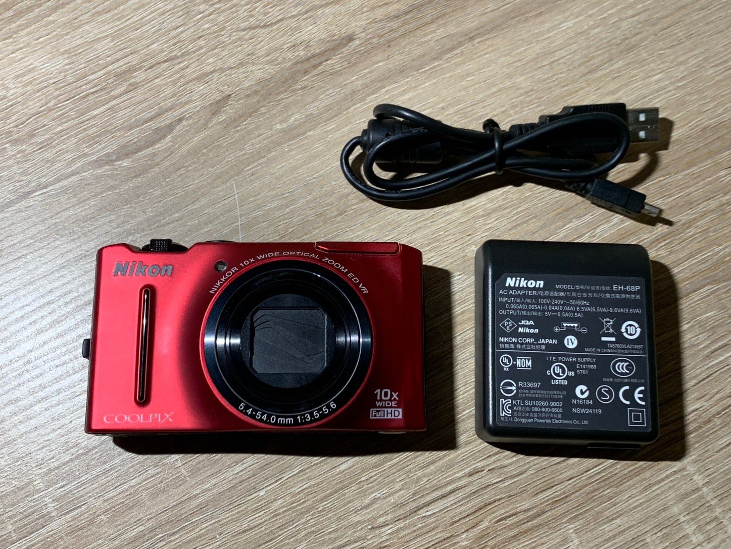 OneMall provides Mercari products: 9772 Nikon COOLPIX S8100 レッド