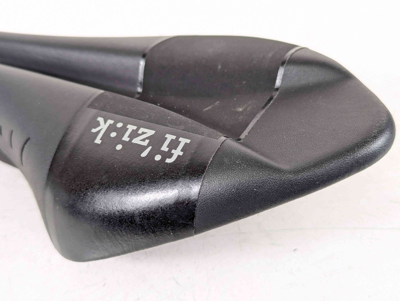 フィジーク アリオネ バーサス X Fizik ARIONE VERSUS X K:ium RAIL