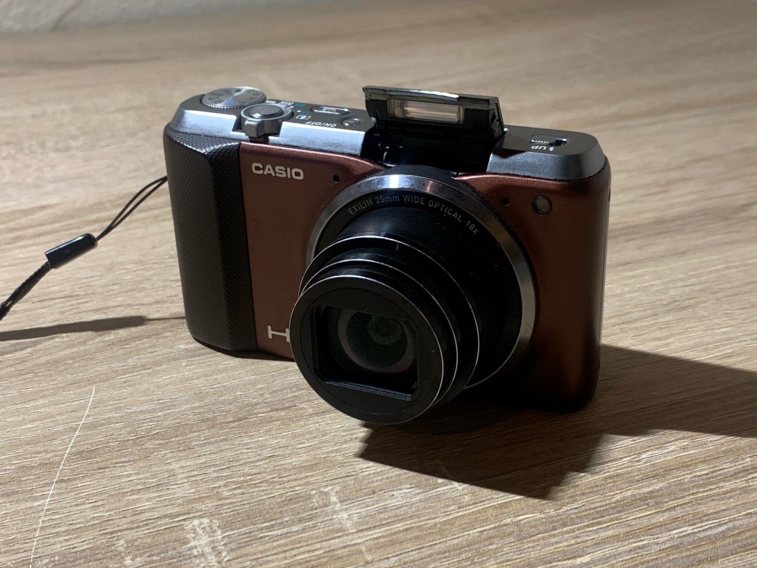 9778 Casio EXILIM EX-ZR400 ブラウン デジカメ ジャンク品【ネ
