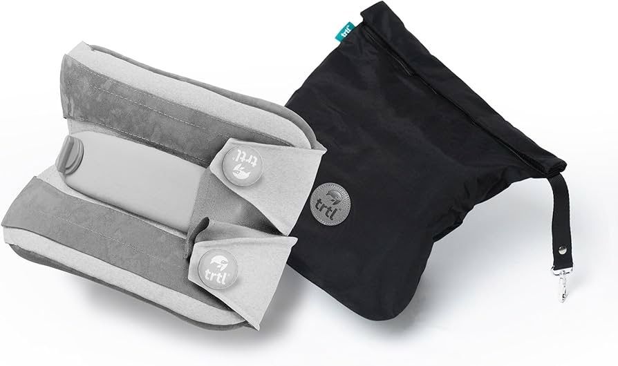 trtl ピロー プラス - 旅行用飛行機ネックピロー - 頭と首をサポートするフォームパッド入り飛行機用ピロー - 洗濯機で洗える - 防水キャリーバッグ - チャコール