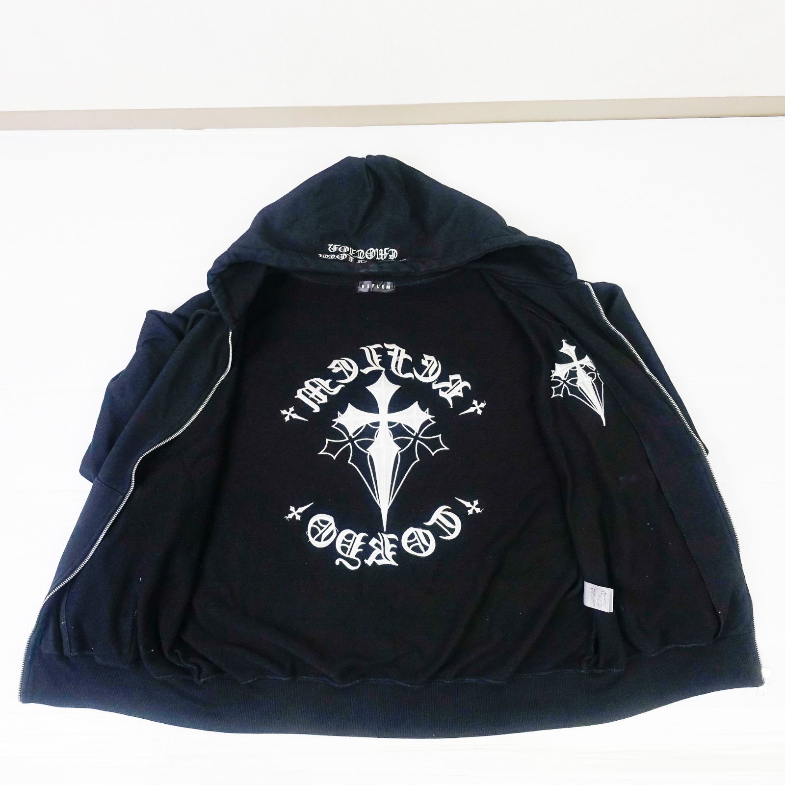 CO5440 REFLEM レフレム クロス刺繍ZIPフーディー ジップアップ