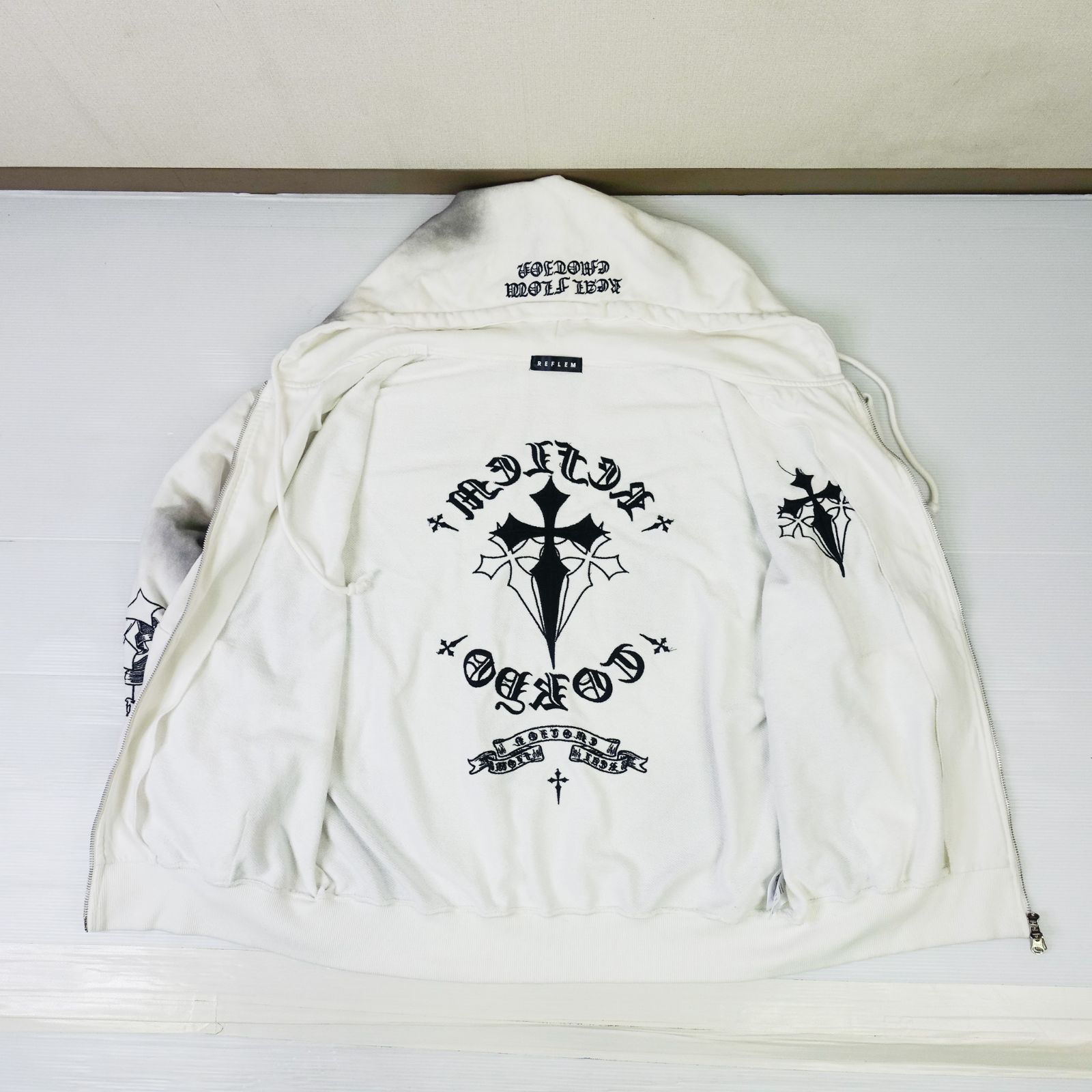 CO5438 REFLEM レフレム クロス刺繍ZIPフーディー ジップアップ