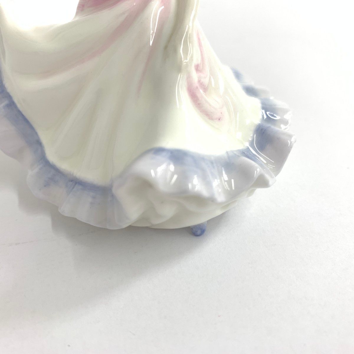良好 Royal Doulton NINETTE ロイヤルドルトン 陶器人形 フィギュリン 