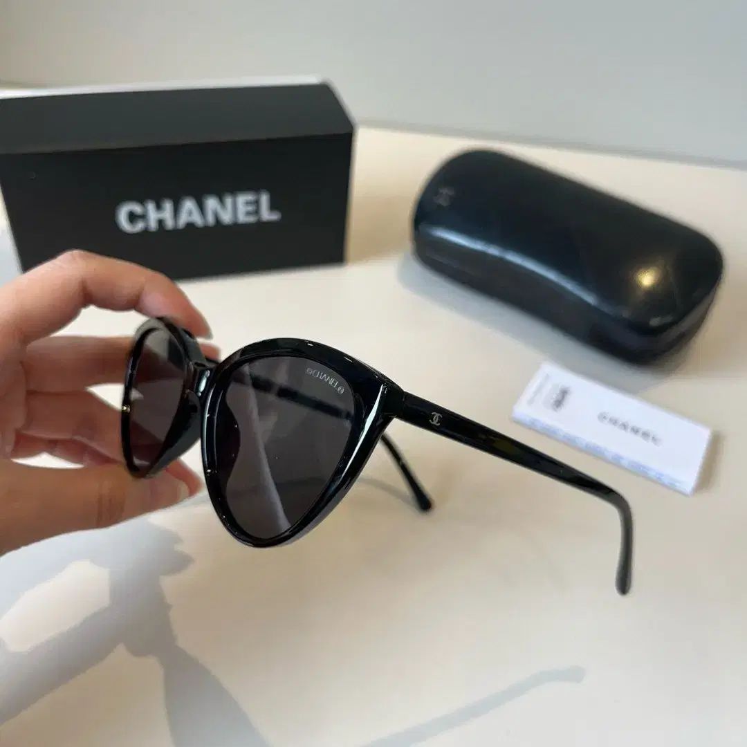 3月5日まで❗️CHANEL ブラック キャットアイ サングラス シャネル ブラック キャットアイ サングラス - メルカリ
