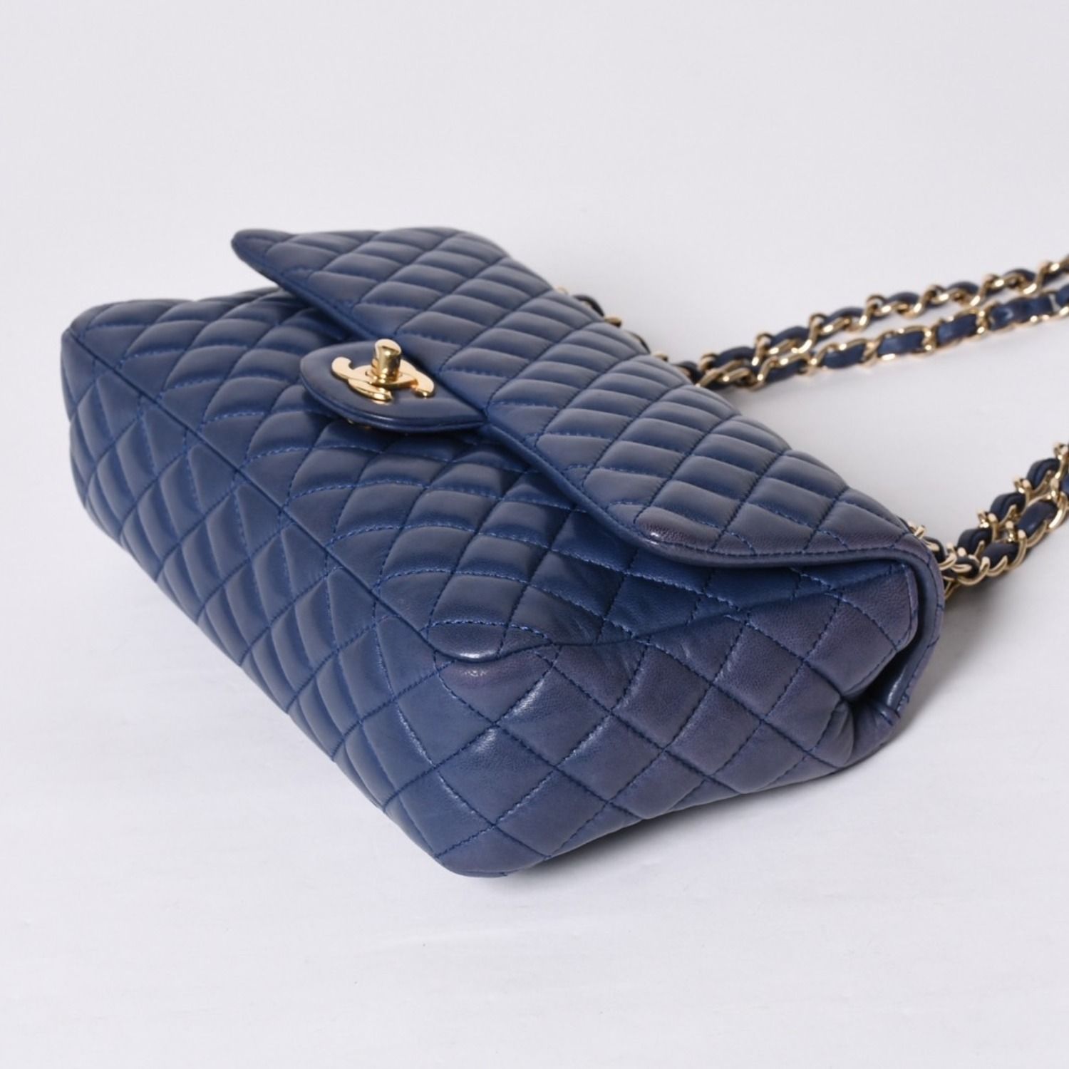 CHANEL シャネル チェーンショルダーバッグ マトラッセ25 バレンタイン