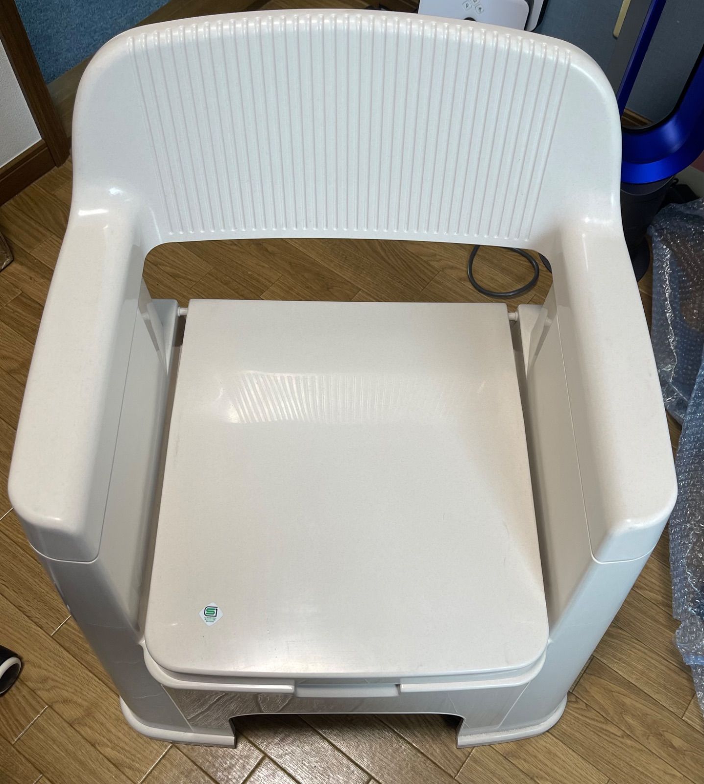 ポータブルトイレ 背もたれ付き バケツ付 未使用品 介護用 簡易トイレ 