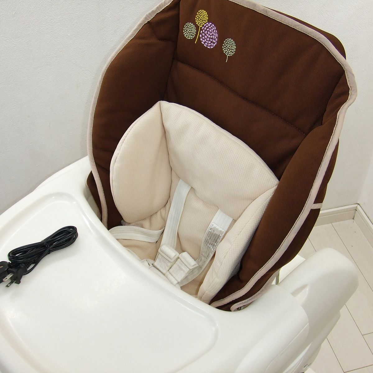 PayPay対応 電動ハイローチェア コンビ ルシエス オートスウィング combi 新生児～4歳頃(18㎏以下) 札幌市西区西野　 PayPay対応 電動ハイローチェア コンビ ルシエス オートスウィング