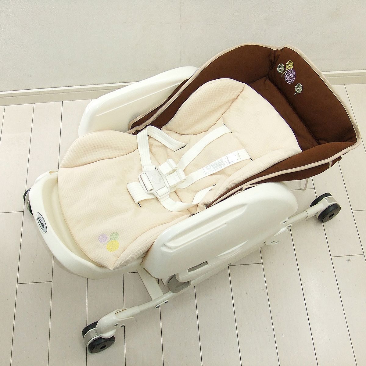電動 ハイローチェア コンビ ルシエス オートスウィング Combi 新生児 