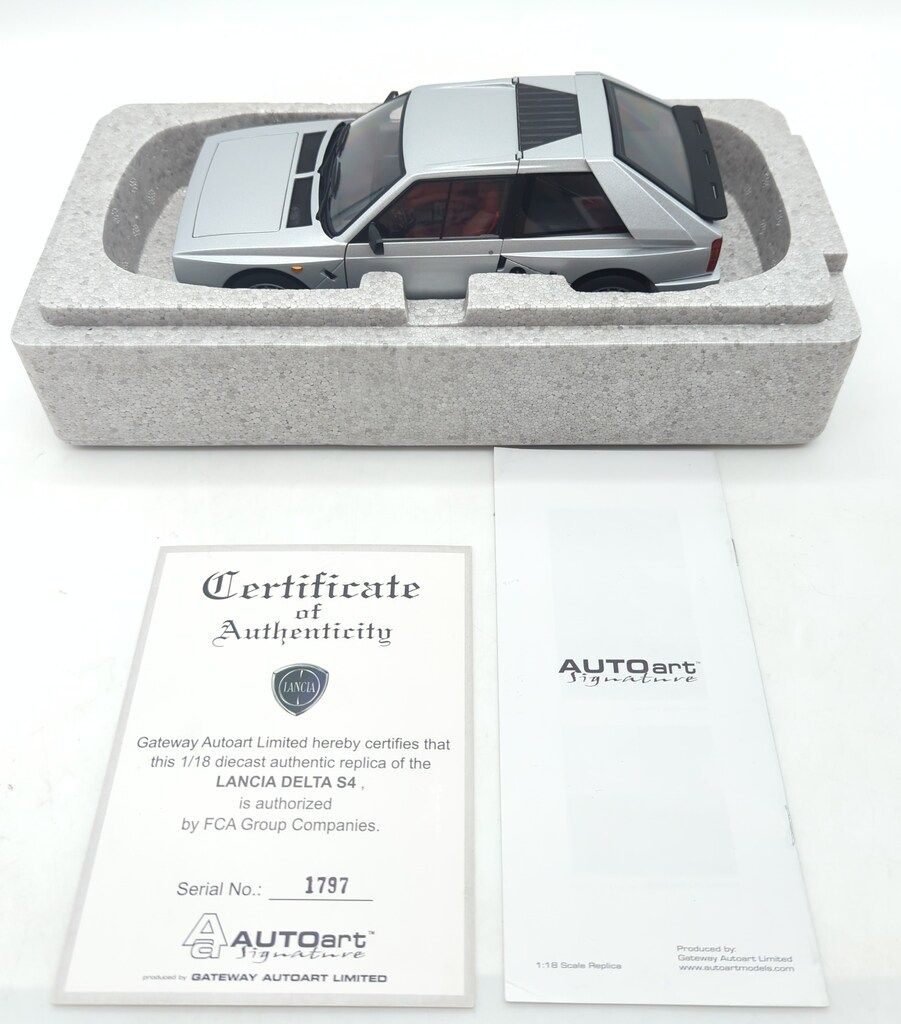 AUTOart 1/18 SIGNATURE ランチア デルタ S4 ストラダーレ グレー